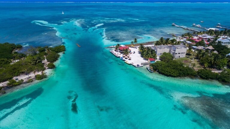 Belize Travel Guide: San Ignacio, Cayes and the Coast