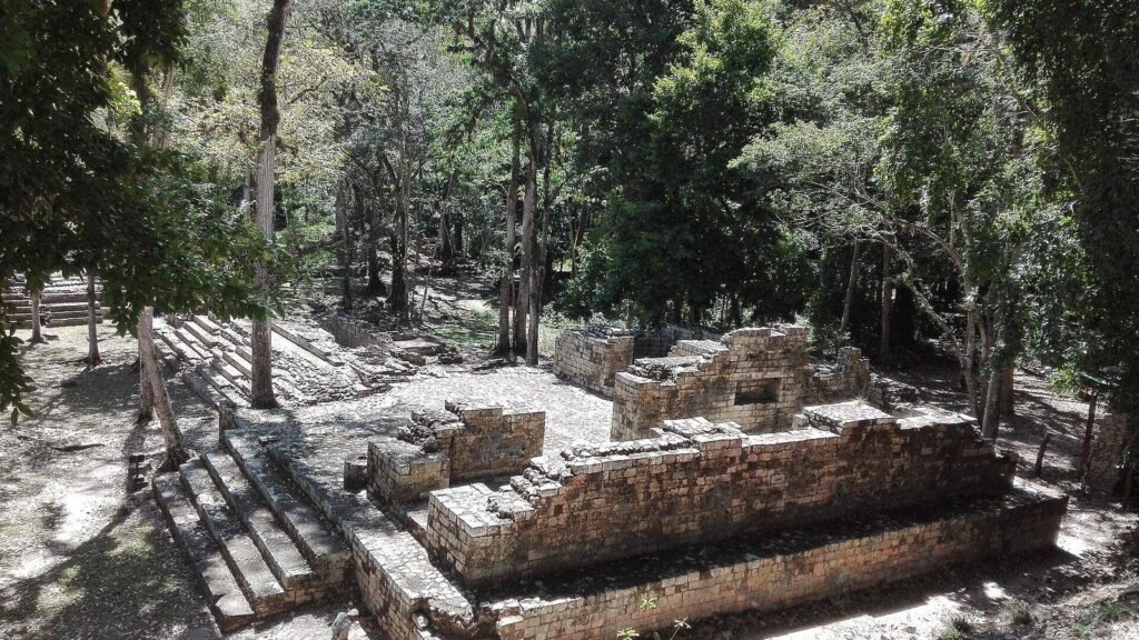 Honduras Travel Guide: Copan, Pico Bonito and Bay Islands